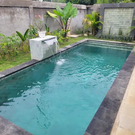 Villa Niang Ando Labuan Bajo Exterior photo