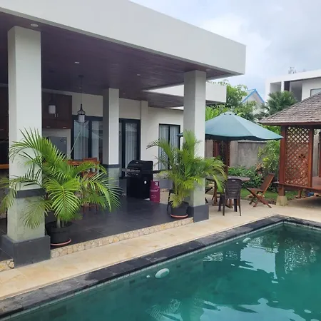 Villa Niang Ando Labuan Bajo Exterior photo